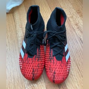 Boys size 1 Adidas Predator Soccer Shoes